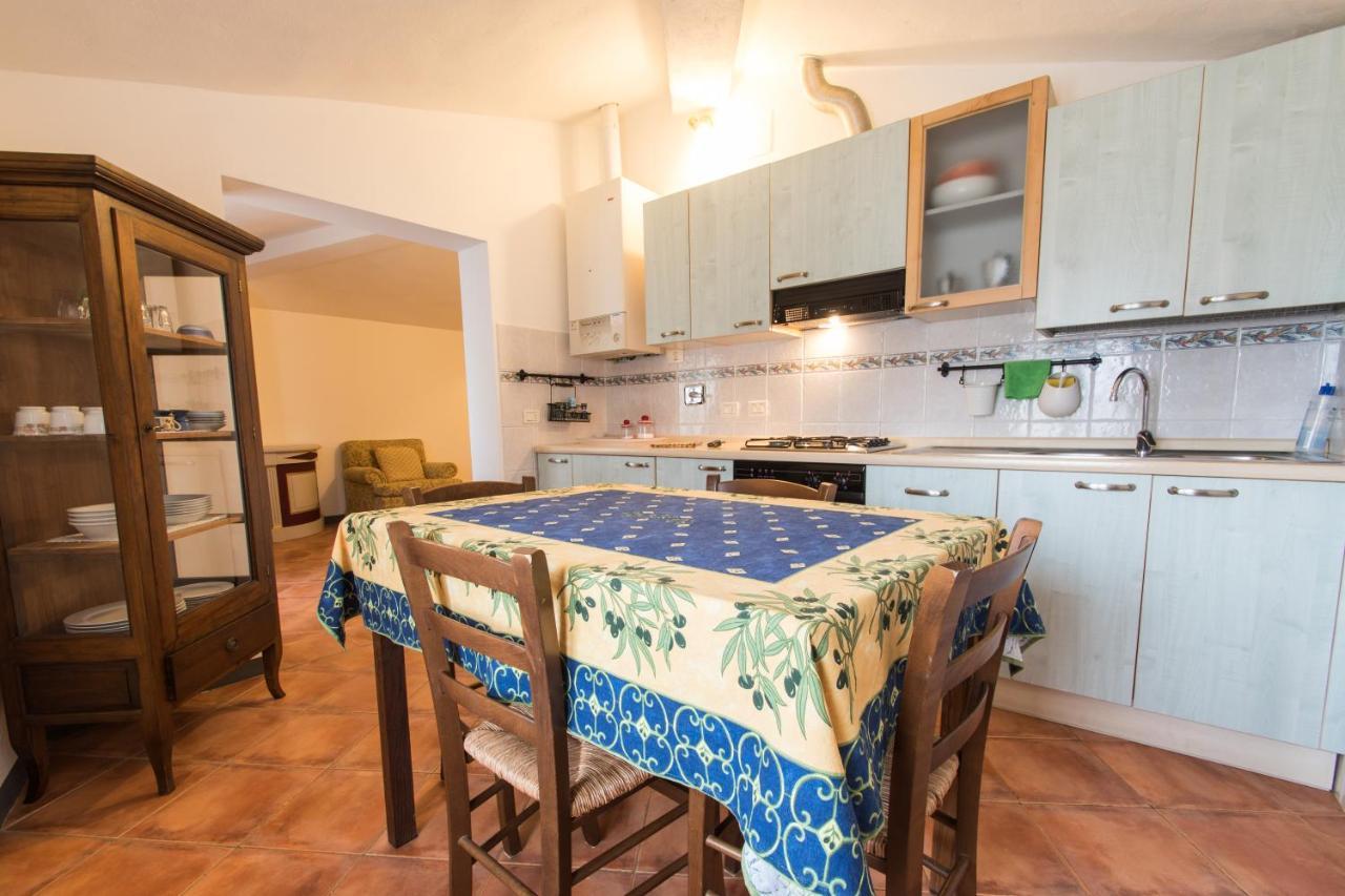Casa Vacanze Villa Giusterna Monte Benichi Ngoại thất bức ảnh