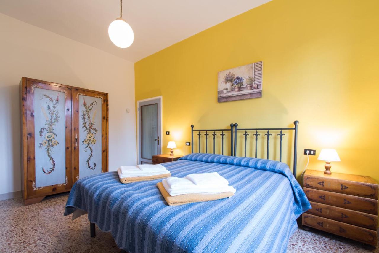 Casa Vacanze Villa Giusterna Monte Benichi Ngoại thất bức ảnh
